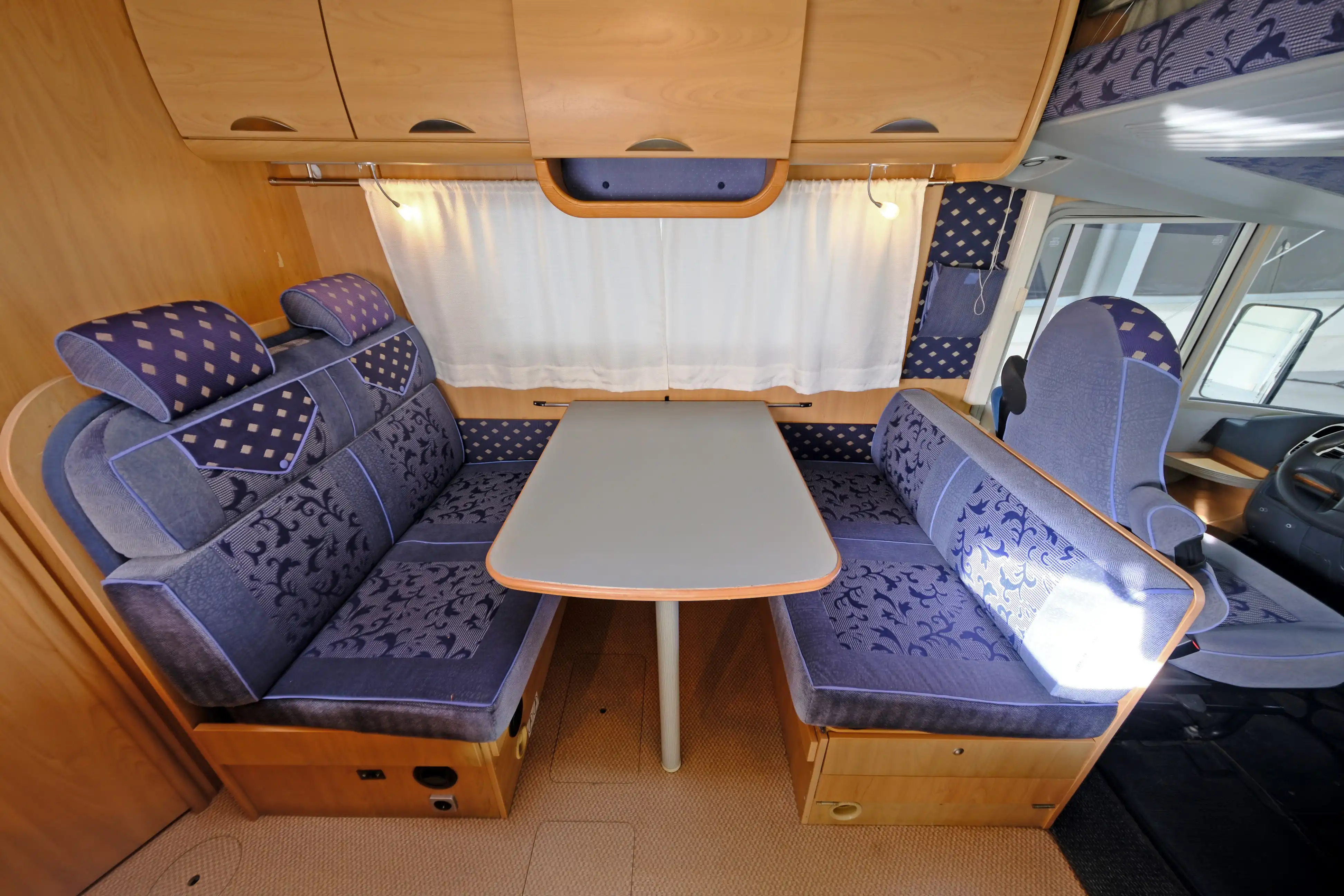 BUERSTNER I 590 Elegance